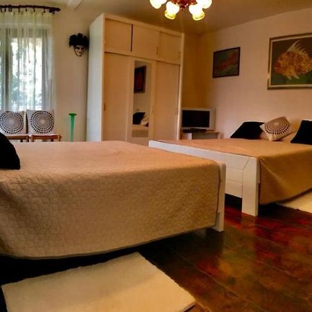 B. Ela Rooms Porec Esterno foto