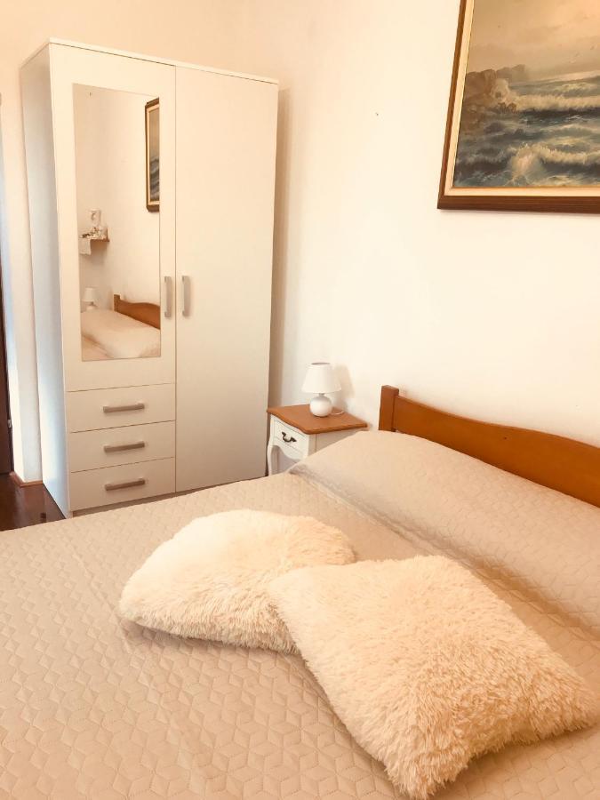 B. Ela Rooms Porec Esterno foto